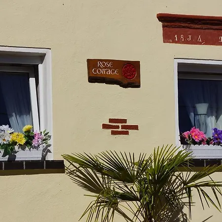 Holiday home Rose *