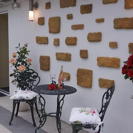 Holiday home Rose *